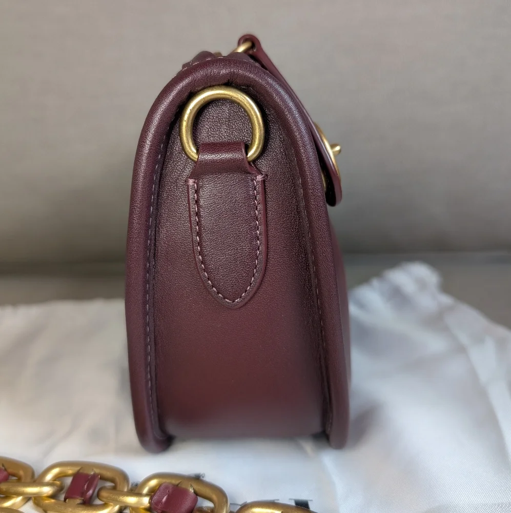 Coach swinger bag in wine with chain strap - Picture 10 of 11